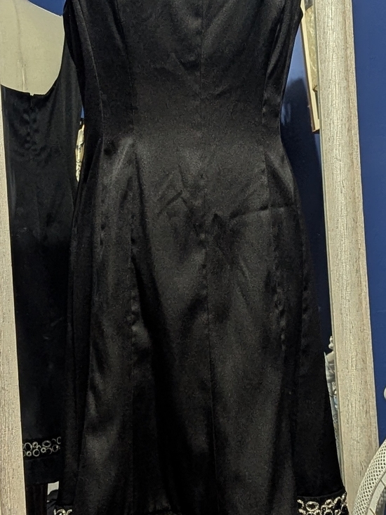 Jones Wear Dresses & Skirts - Jones Wear Black Strapless Cocktail Dress with Subtle Hem Detail